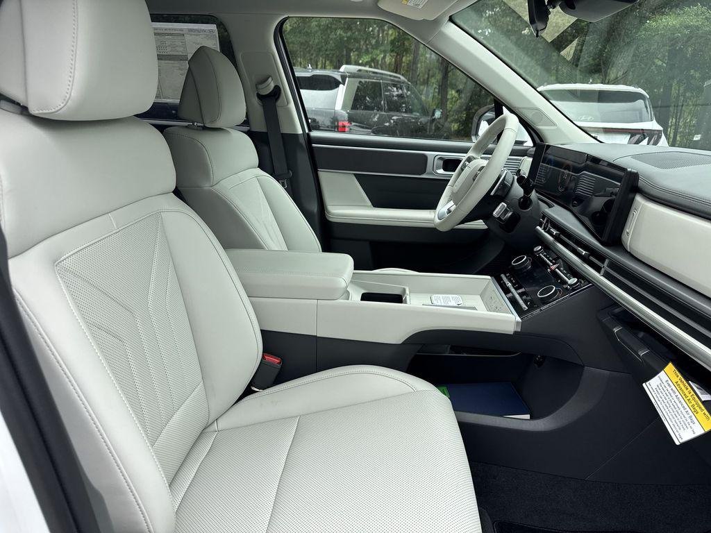 New 2026 White Hyundai SEL FWD image 25