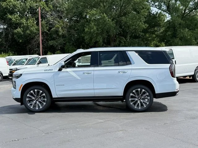 New 2026 Polar White Tricoat Chevrolet High Country image 2