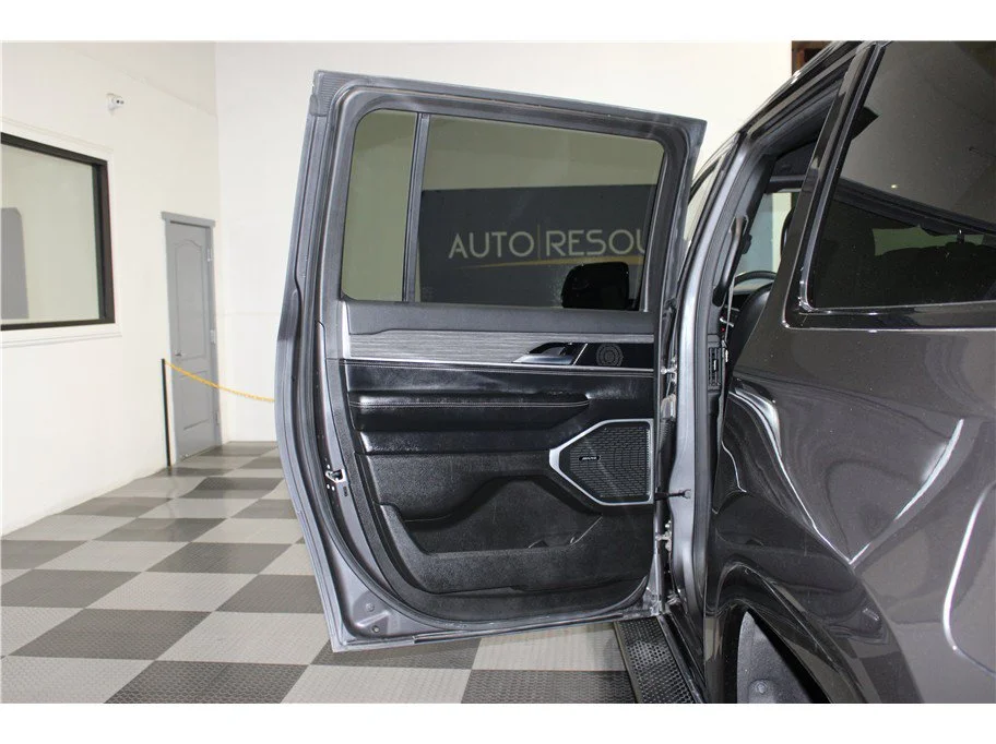 Used 2024 Baltic Gray Metallic Clearcoat Jeep Series II image 13