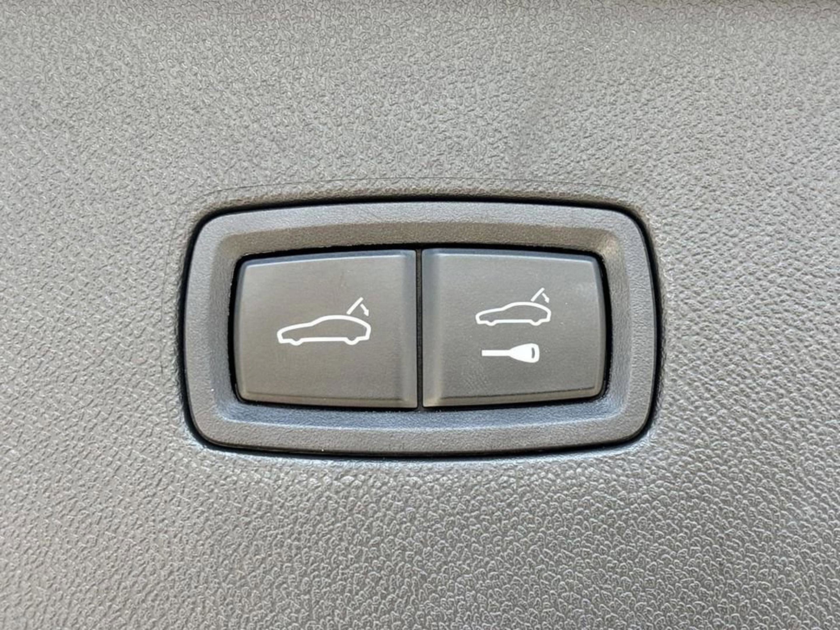Used 2025 Black Porsche E-Hybrid image 7