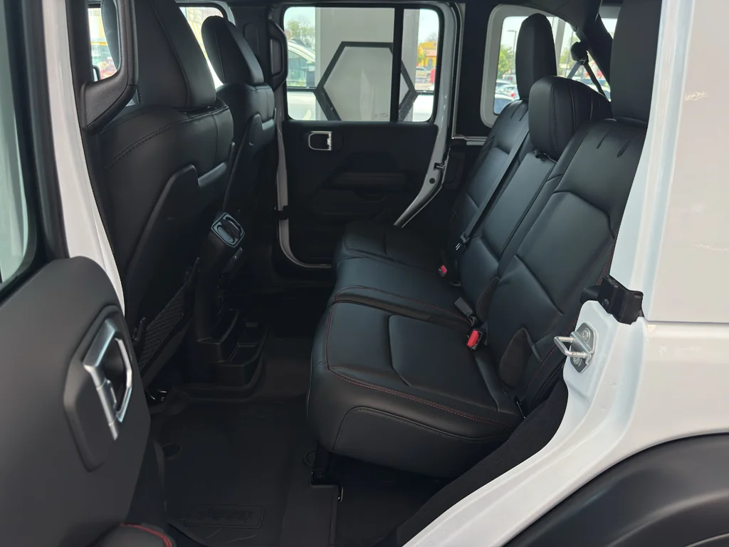 New 2026 Bright White Clear-Coat Exterior Paint Jeep Moab 392 image 13