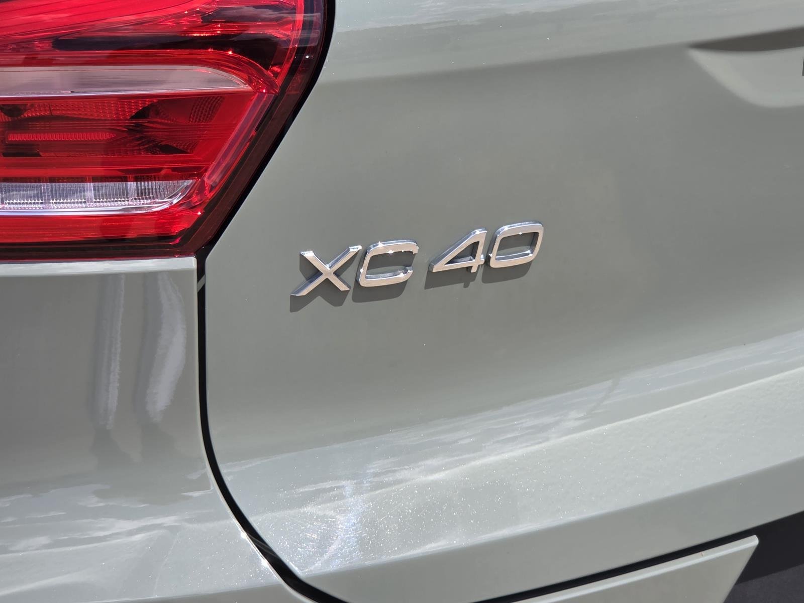 Used 2023 Sage Green Metallic Volvo Plus Bright Theme image 8