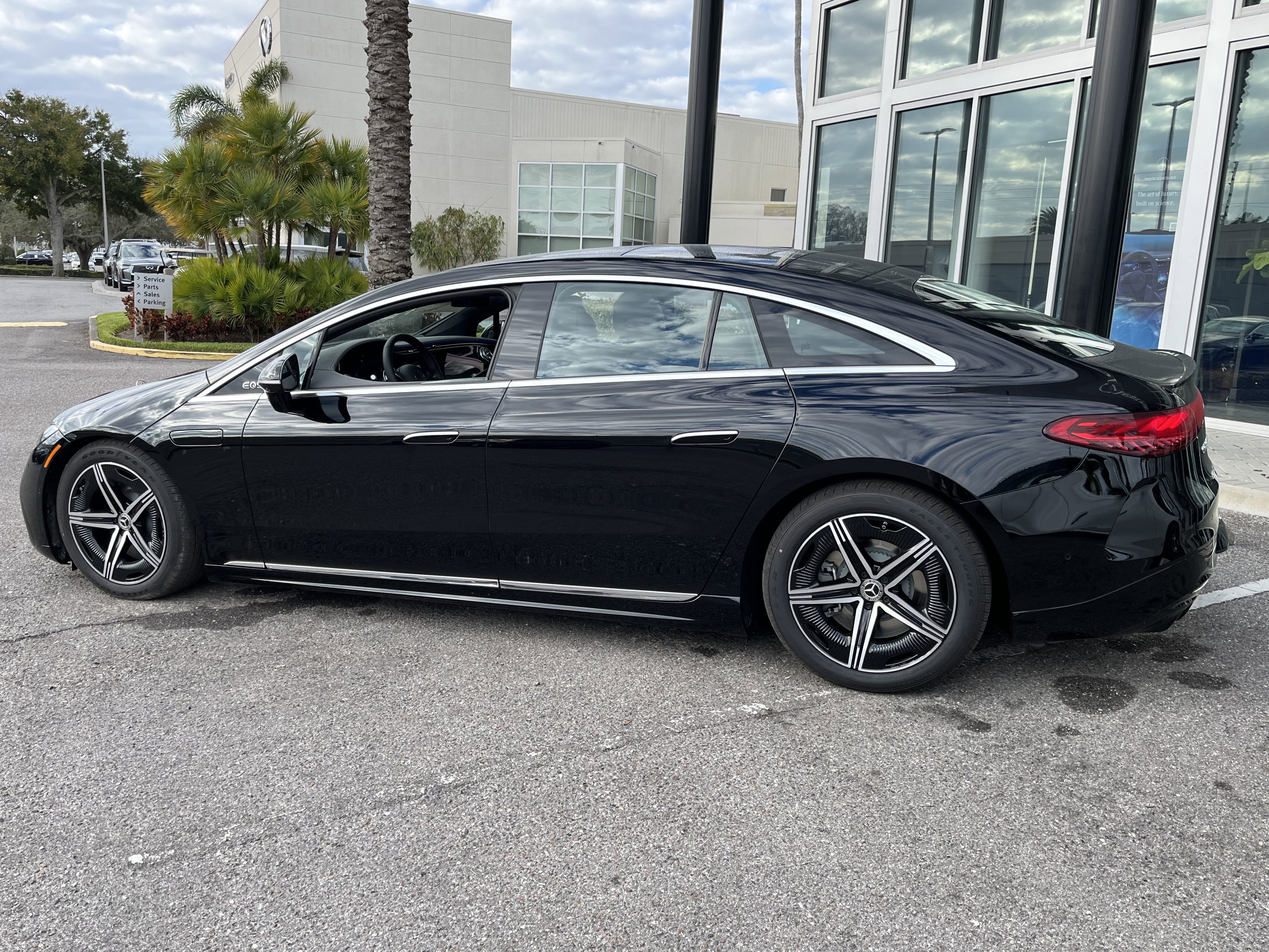 New 2026 Black Mercedes-Benz EQS 450 image 4