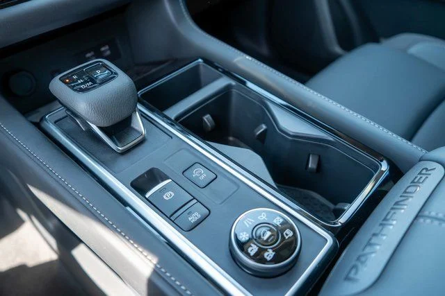 New 2026 Deep Ocean Blue Pearl Nissan SL image 24