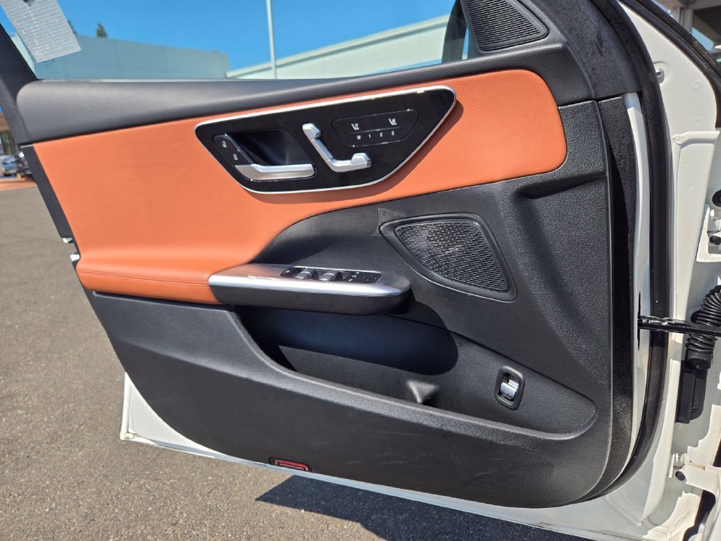 Used 2025  Mercedes-Benz C 300 image 13