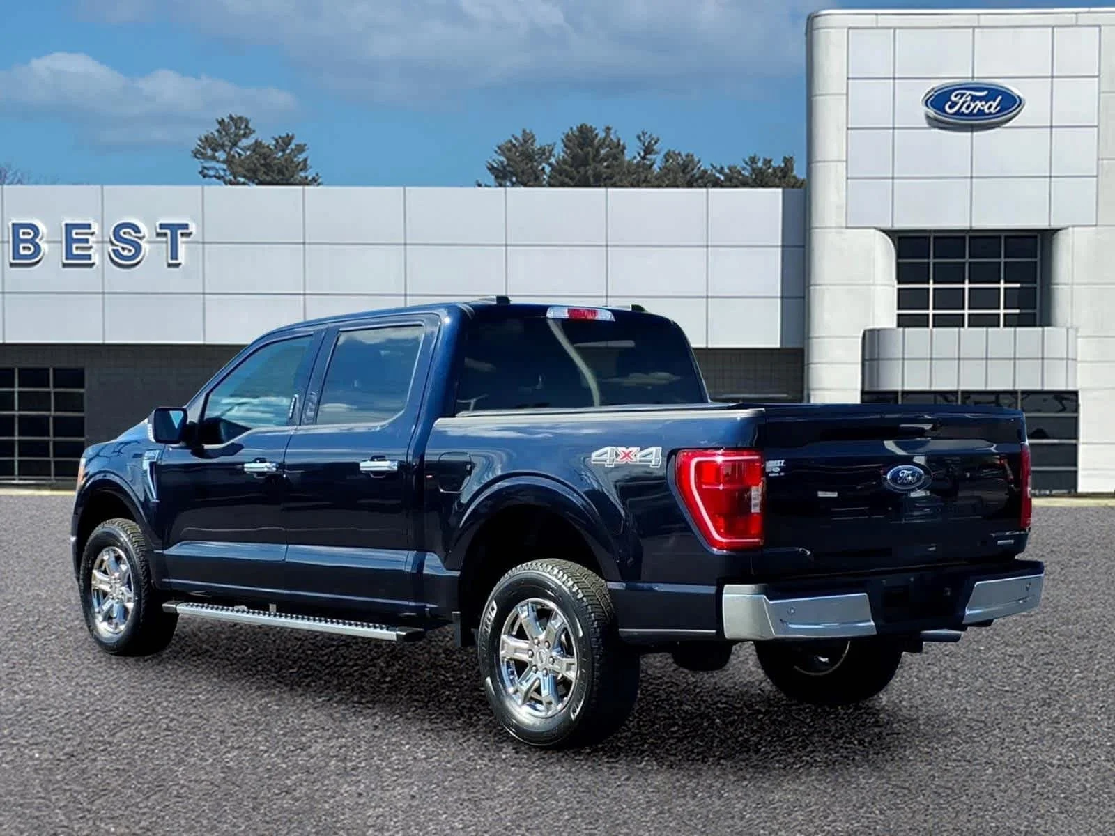 Used 2021 Antimatter Blue Ford XLT image 4