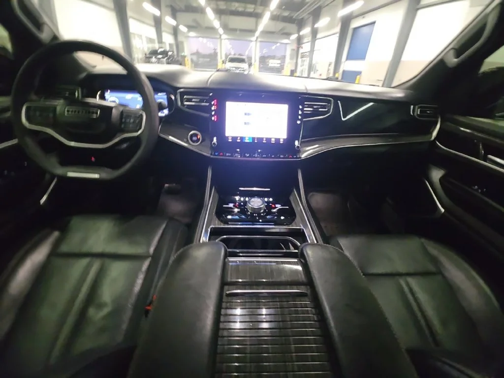 Used 2022 Black Jeep Series III image 27