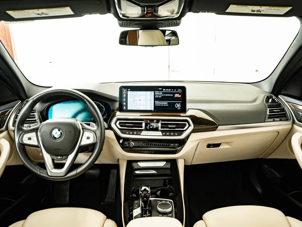 Used 2022 Phytonic Blue Metallic BMW xDrive30i image 4