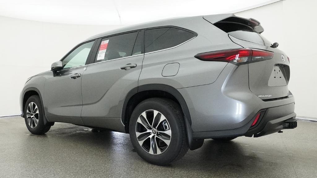 New 2026 Heavy Metal Toyota XLE image 21