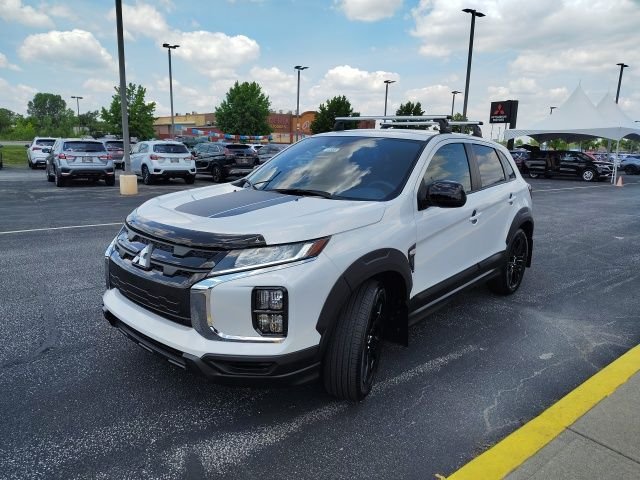 New 2025 White Mitsubishi 2.0 SE image 3