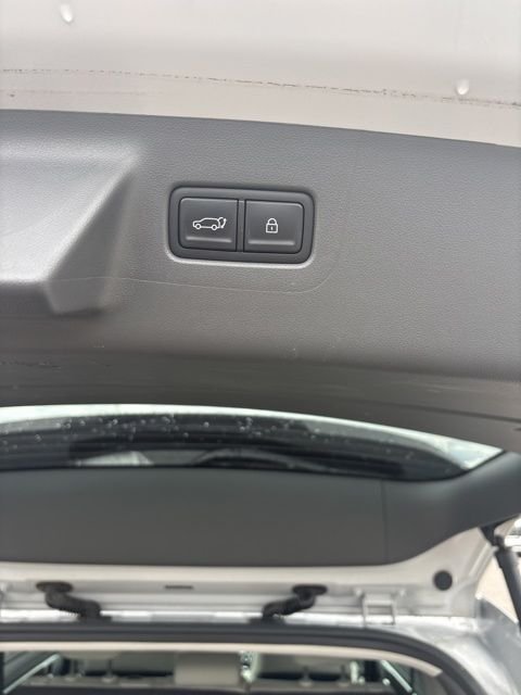 Used 2024 Silver Hyundai SEL image 31