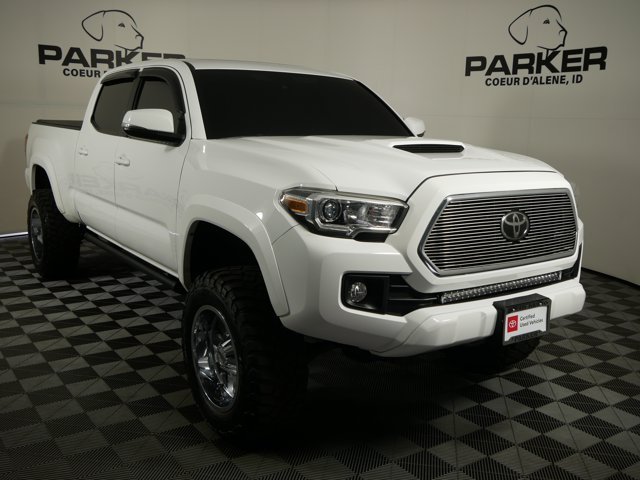 Certified Used 2019 Super White Toyota Double Cab TRD Sport w/ Premium Pkg image 4