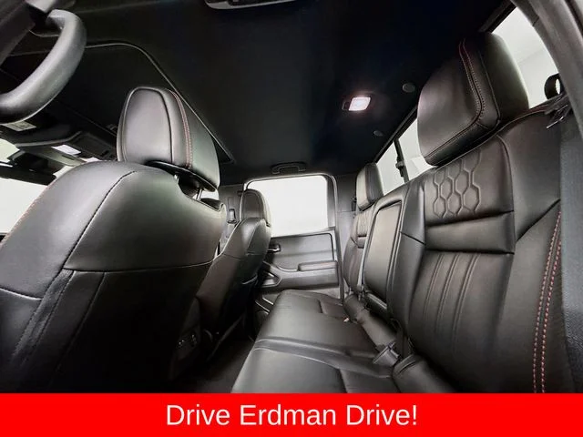 Used 2023 Black Nissan PRO-X image 9