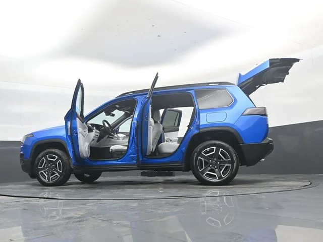 New 2026 Hydro Blue Pearl-Coat Exterior Paint Jeep Limited image 54