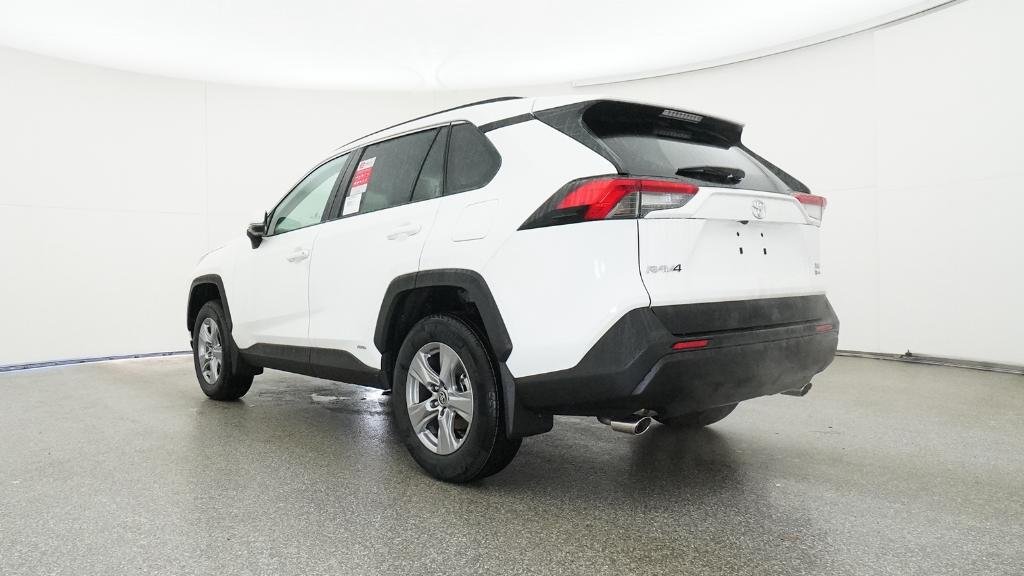 2025 Toyota RAV4 XLE - Photo 15