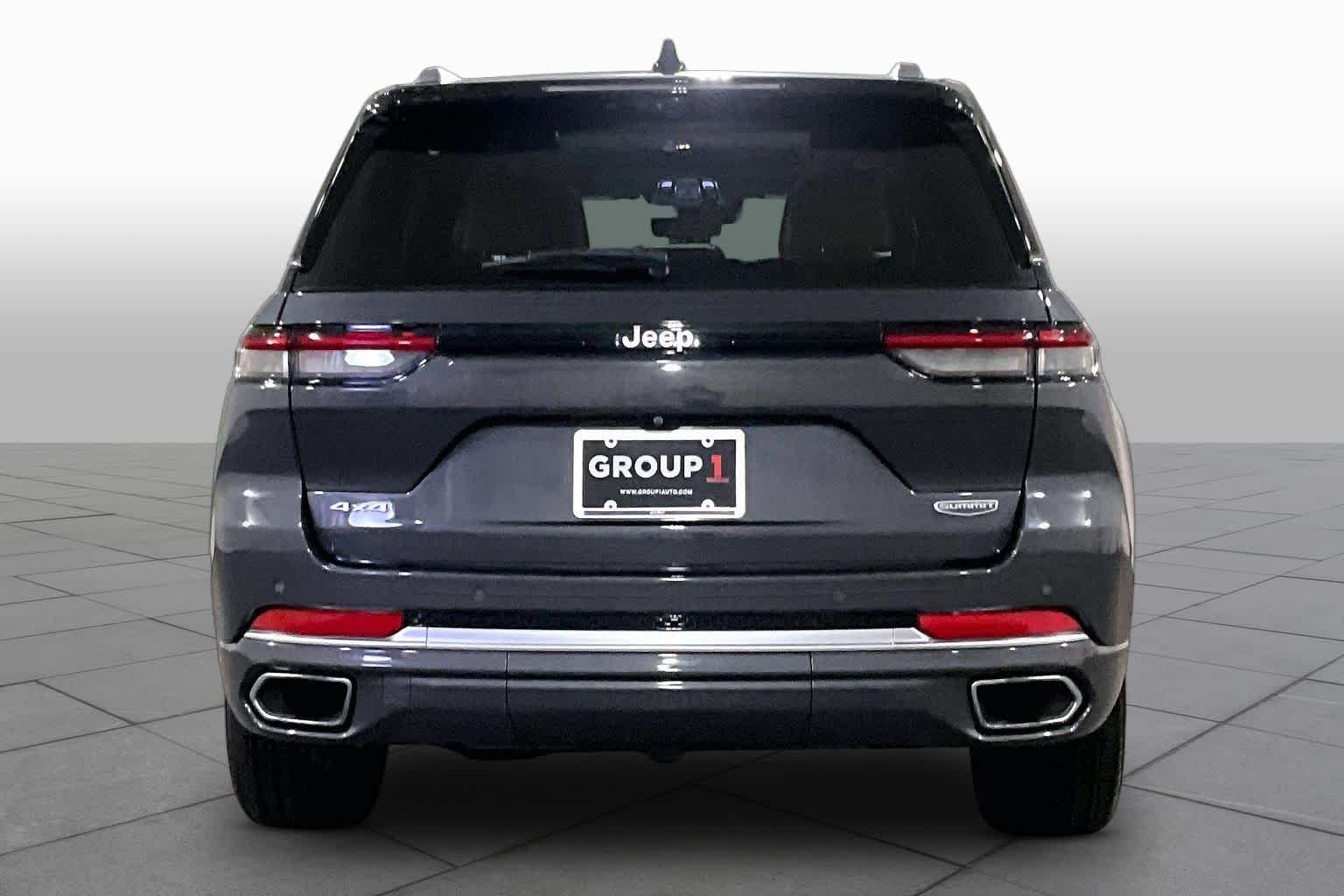 Used 2023 Baltic Gray Metallic Clearcoat Jeep Summit image 4