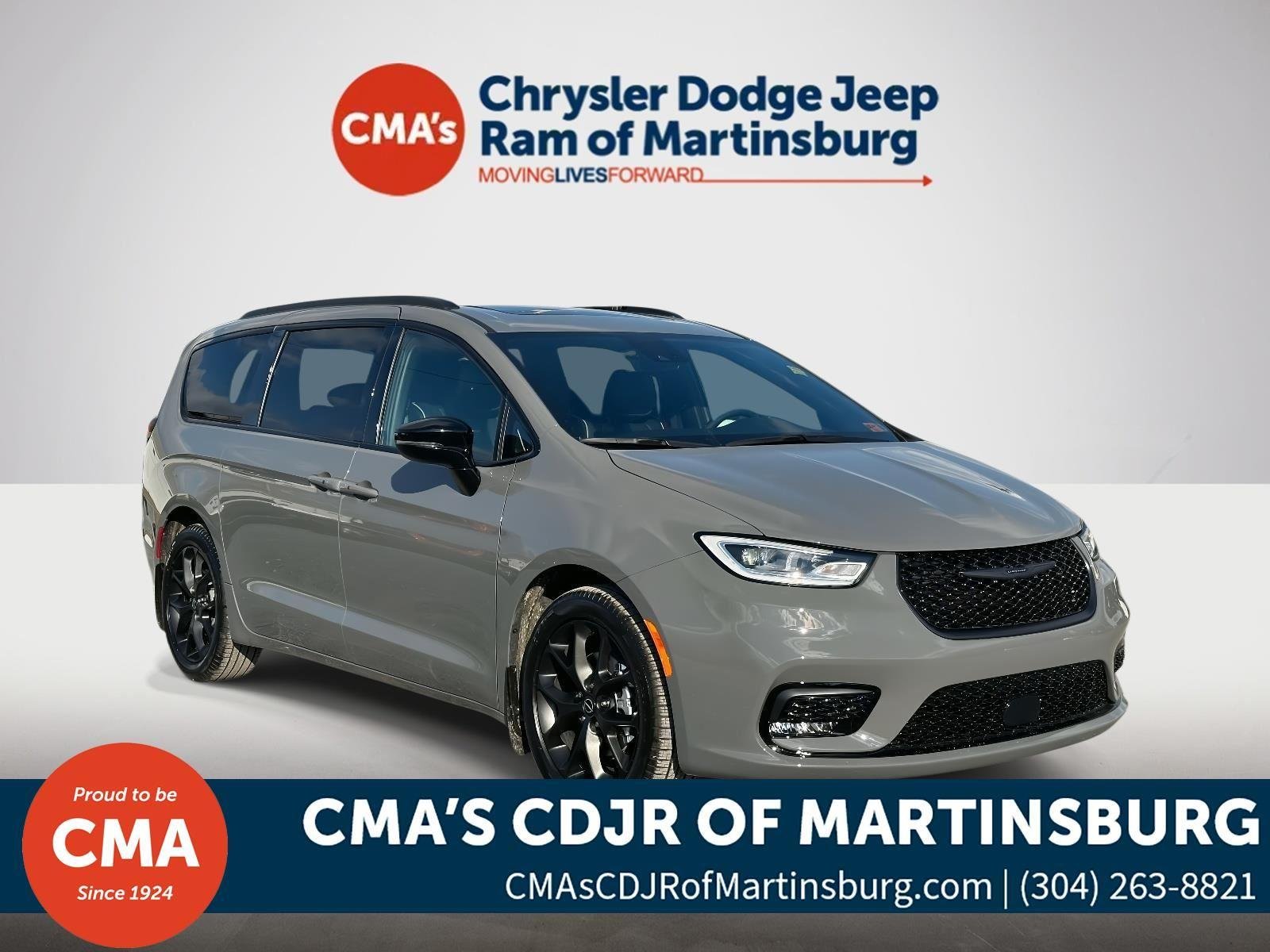 2025 Chrysler Pacifica Limited's photo