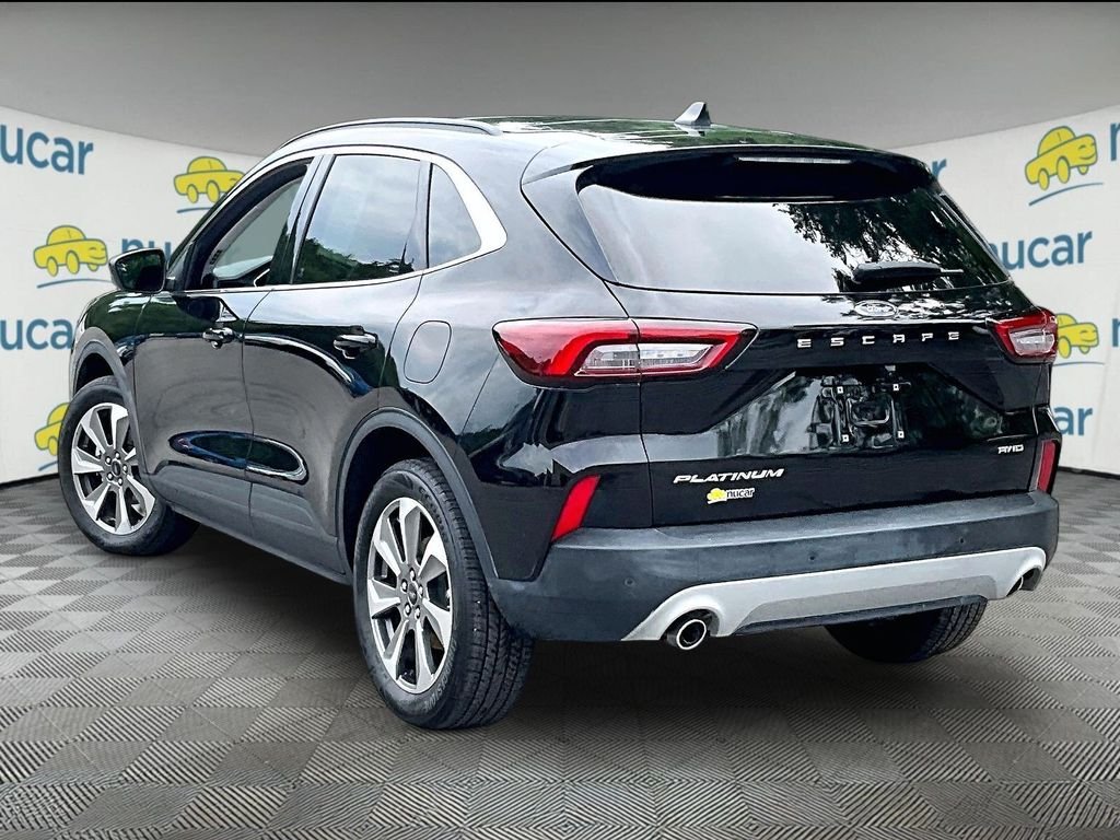 Used 2025 Black Metallic Ford Platinum image 4