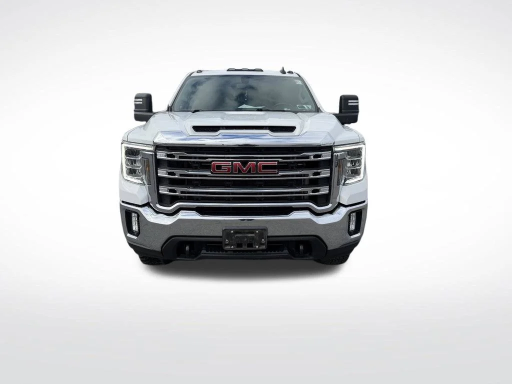 Used 2022 White GMC SLE image 9