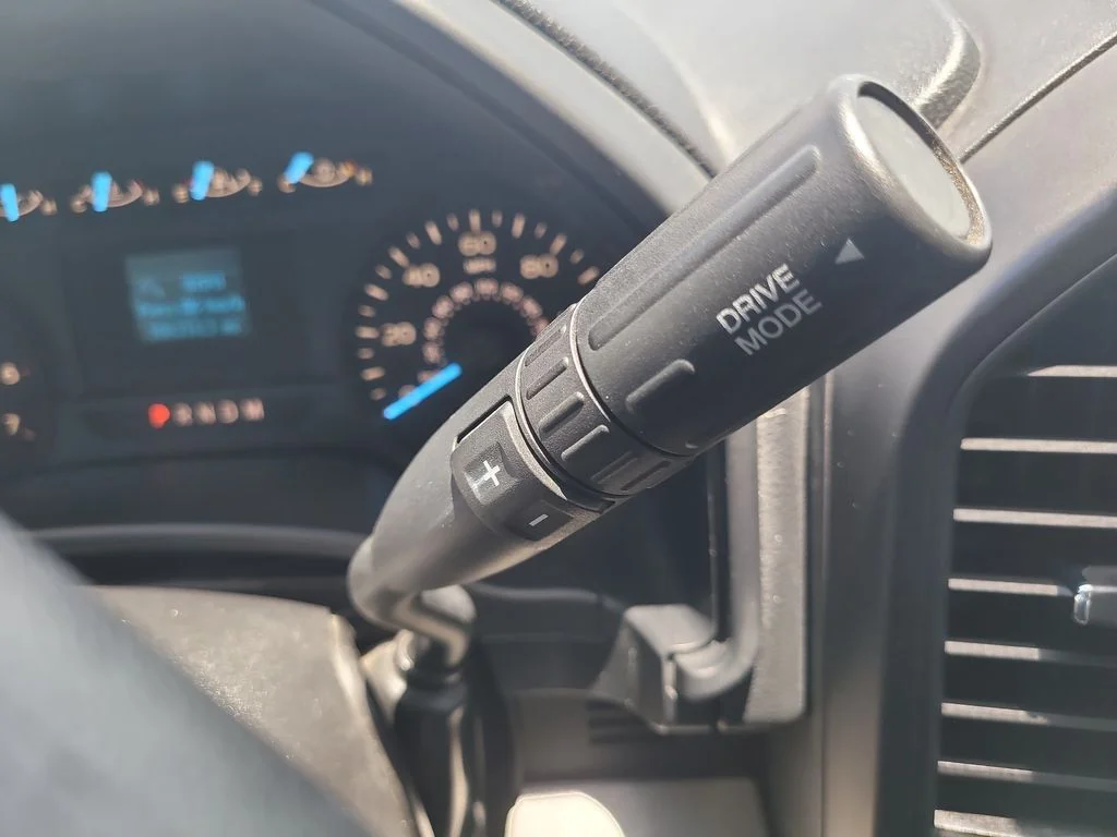 Used 2018 White Ford XL image 27