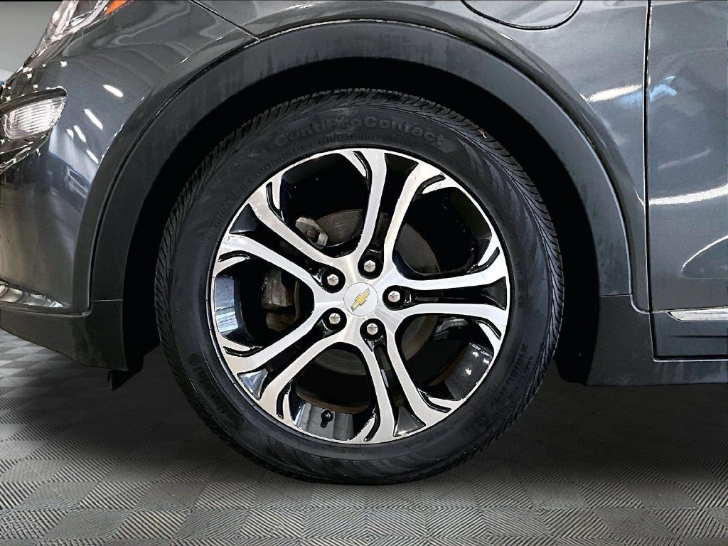 Used 2018 Gray Chevrolet Premier image 7