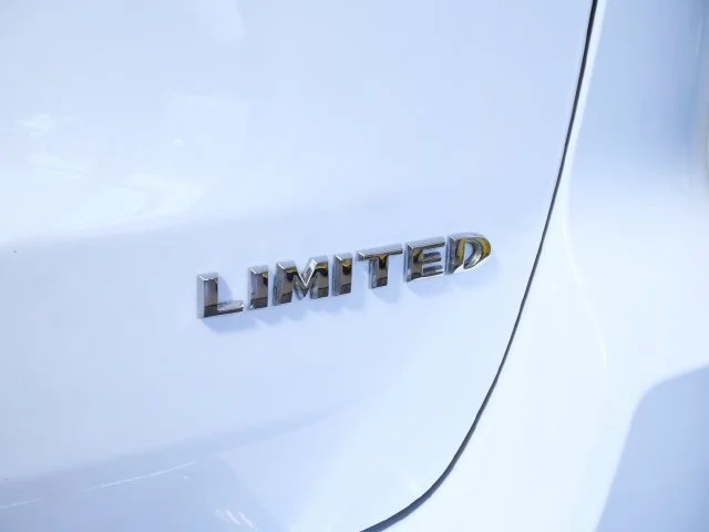 Used 2018 White Jeep Limited image 7