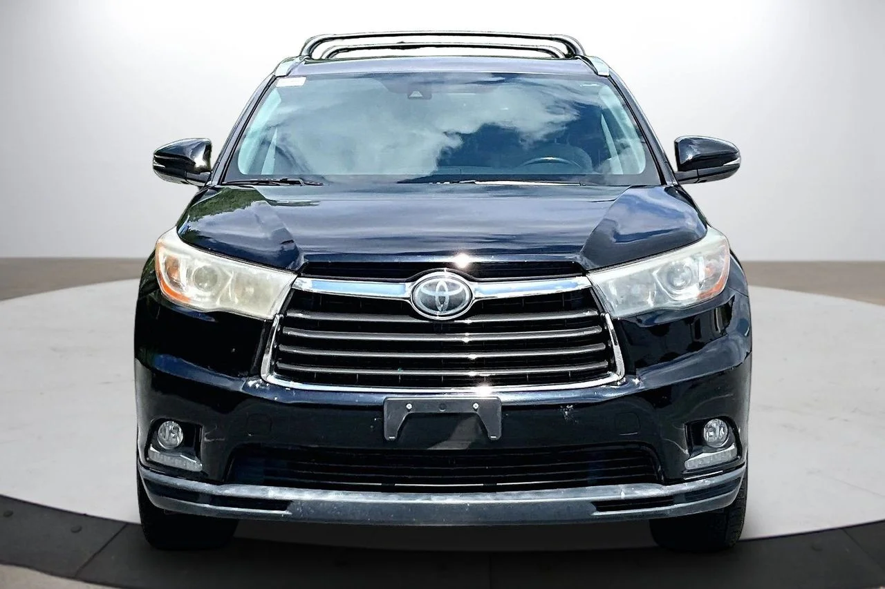Used 2015 Black Toyota Limited image 3