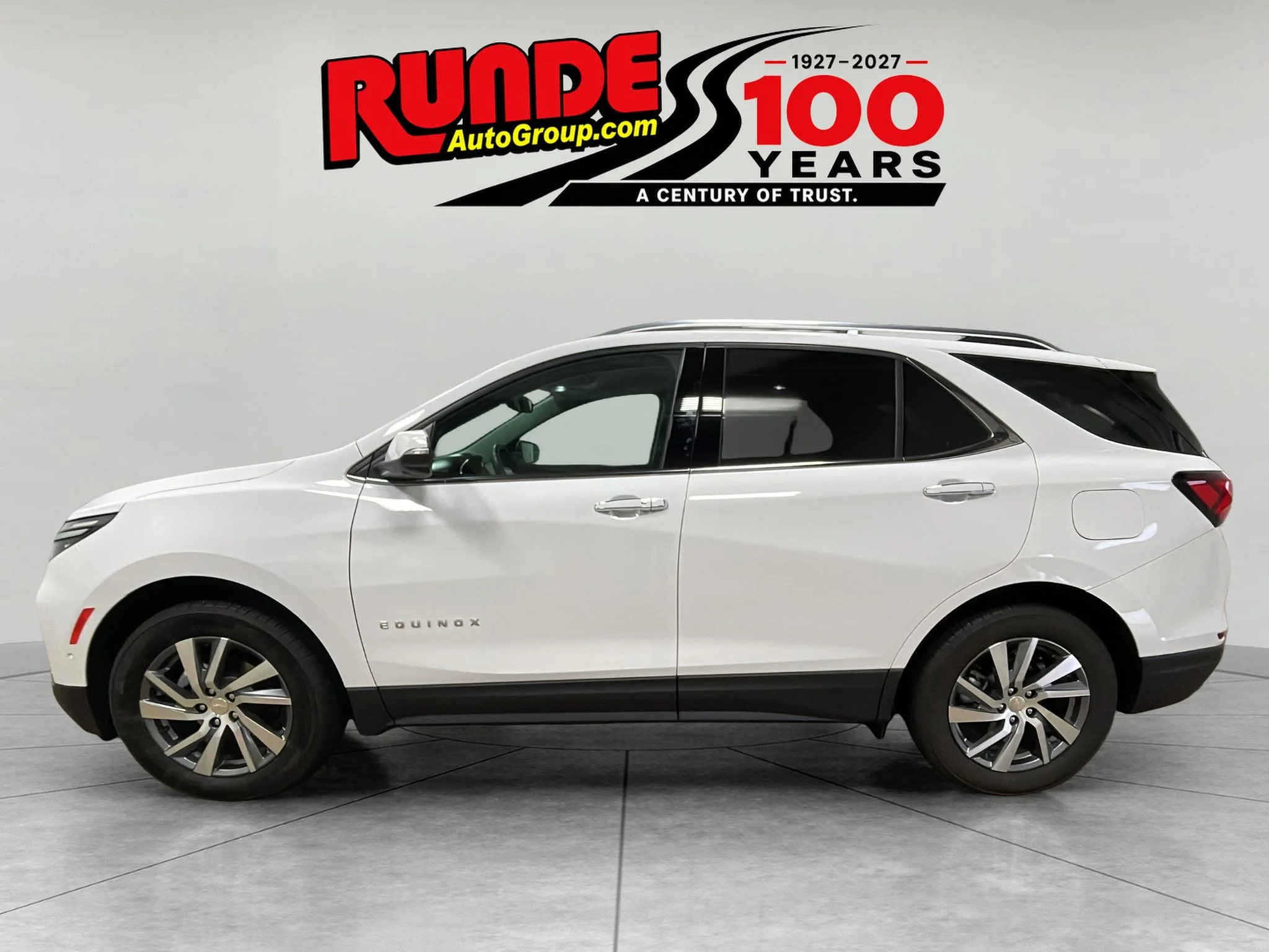 Used 2024 Summit White Chevrolet Premier image 2