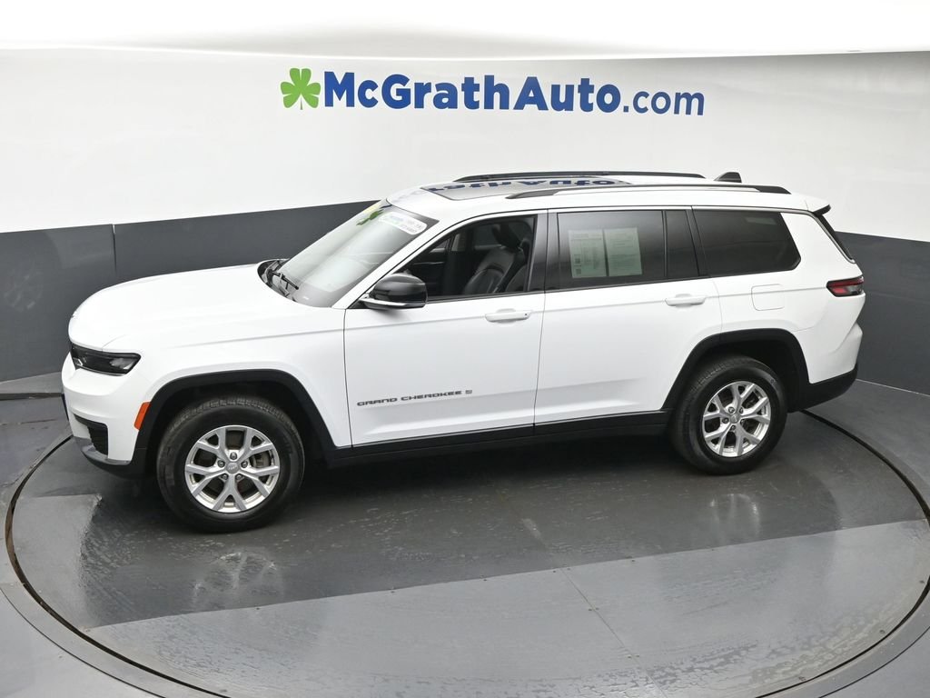 Used 2023 White/off-white Jeep Limited image 25