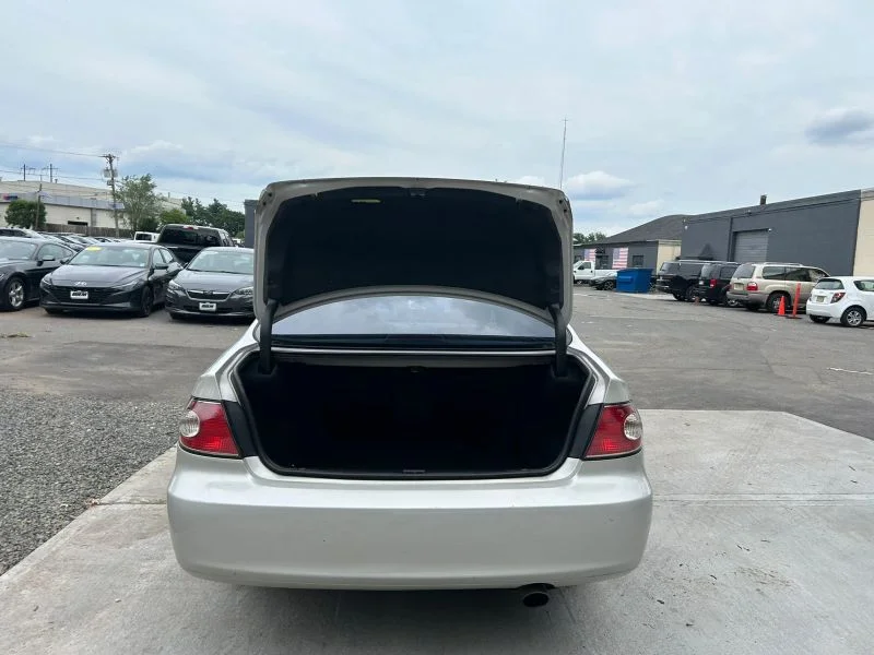 Used 2003 Gold Lexus ES 300 Sedan 4D image 46