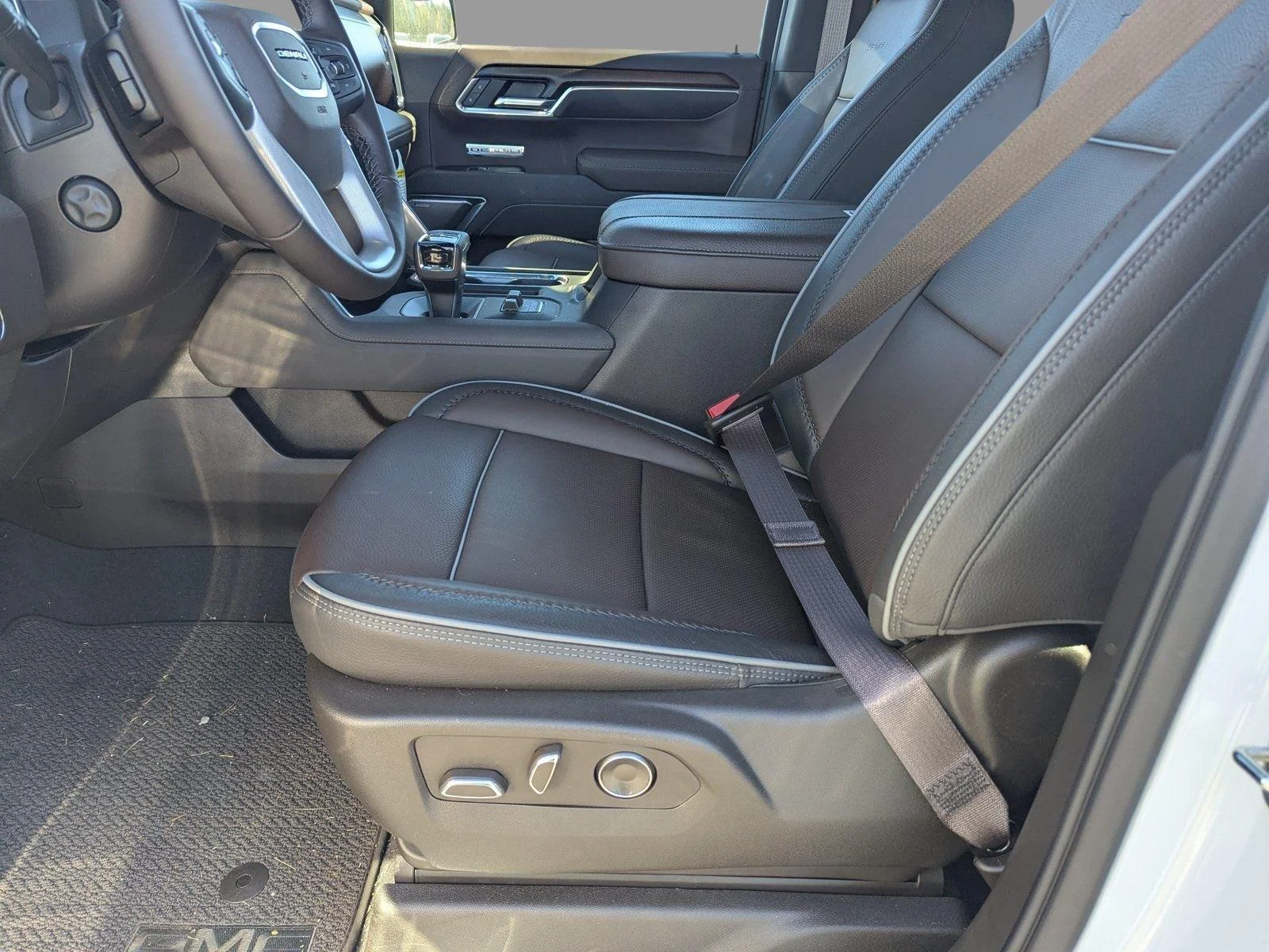 New 2026 Glacier White Tricoat GMC Denali image 15