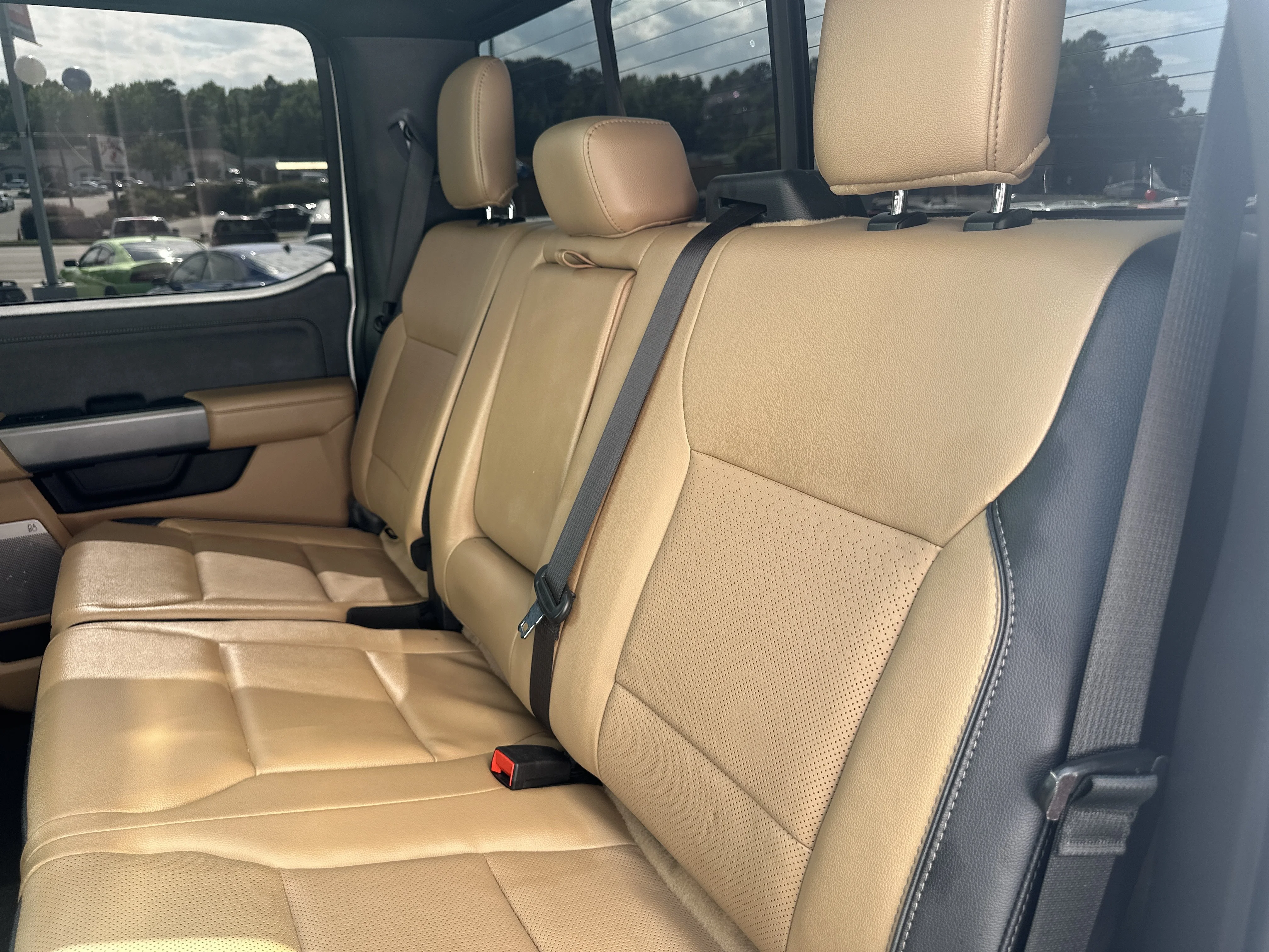 Used 2023  Ford  image 32