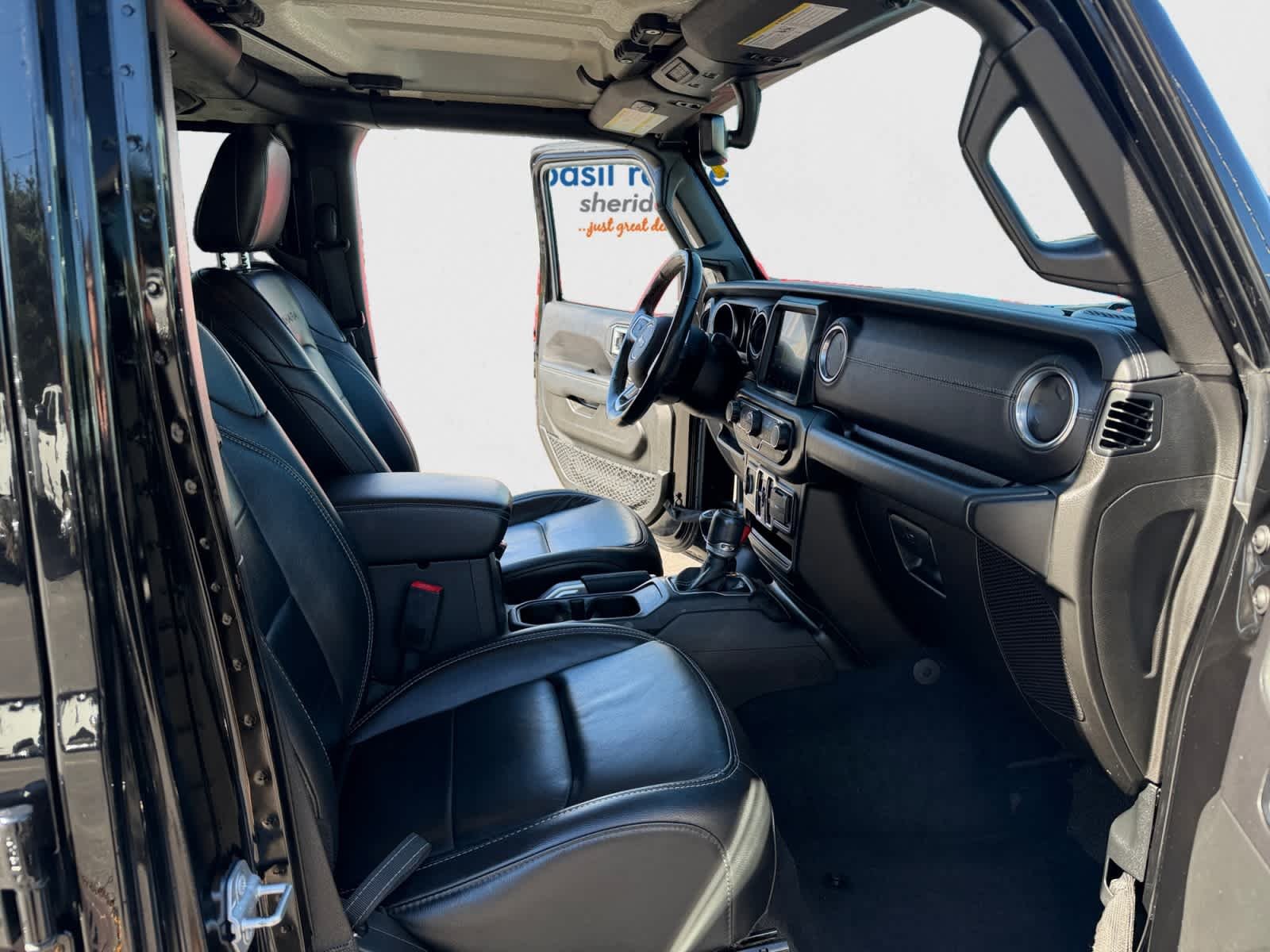 Used 2019 Black Jeep Sahara image 23