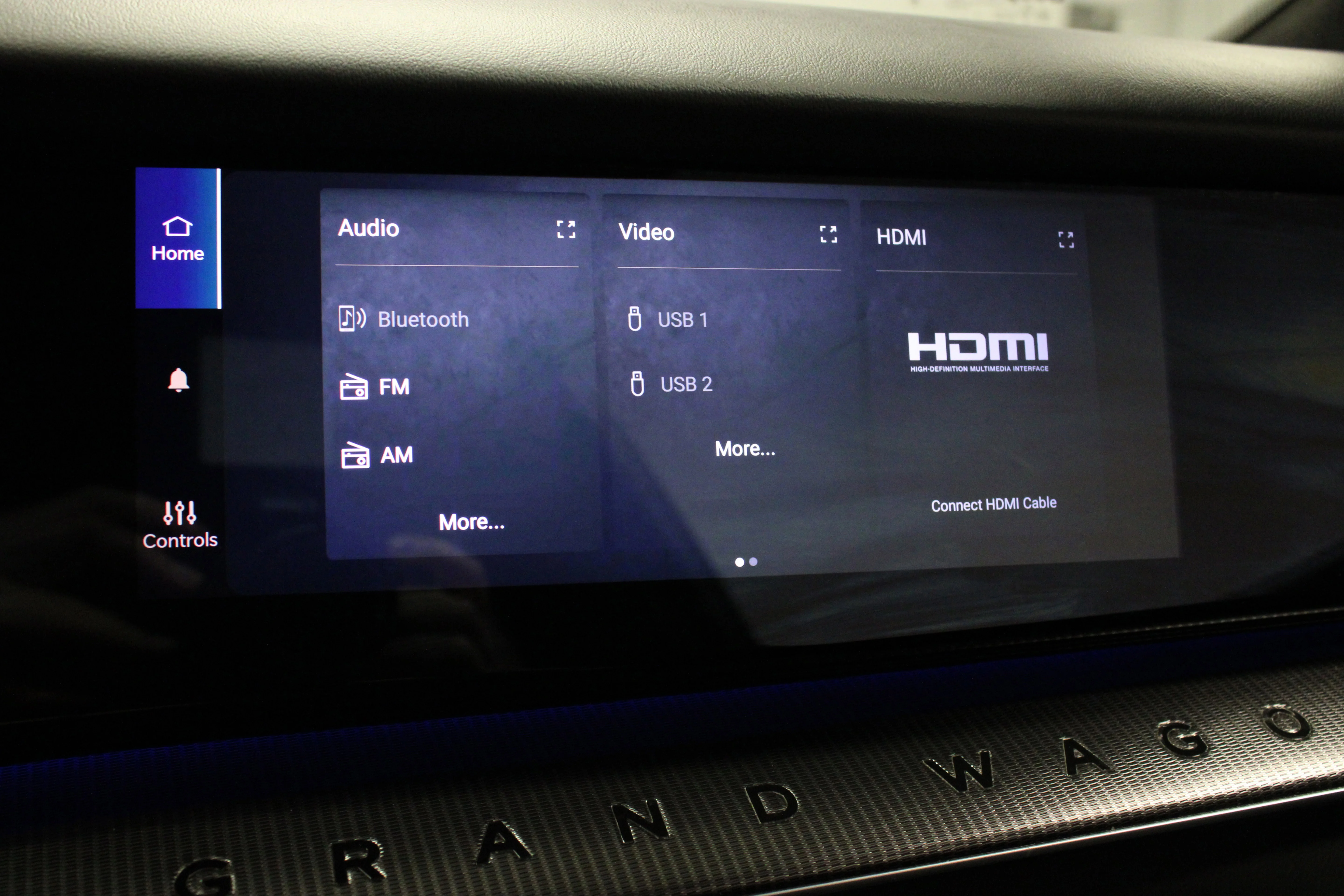 Used 2023 Diamond Black Crystal Pearlcoat Jeep Series II image 33