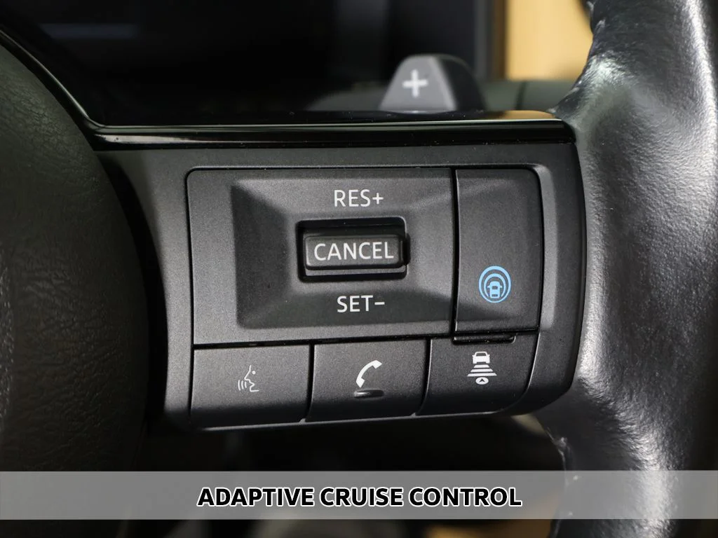 Used 2023  Nissan Platinum image 5