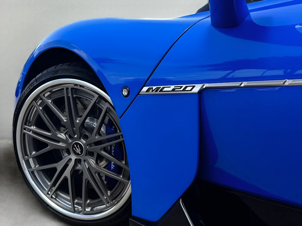 Used 2022 Blue Maserati Base image 31