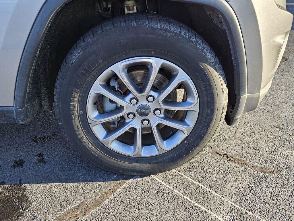 Used 2016 Silver Jeep Limited image 16