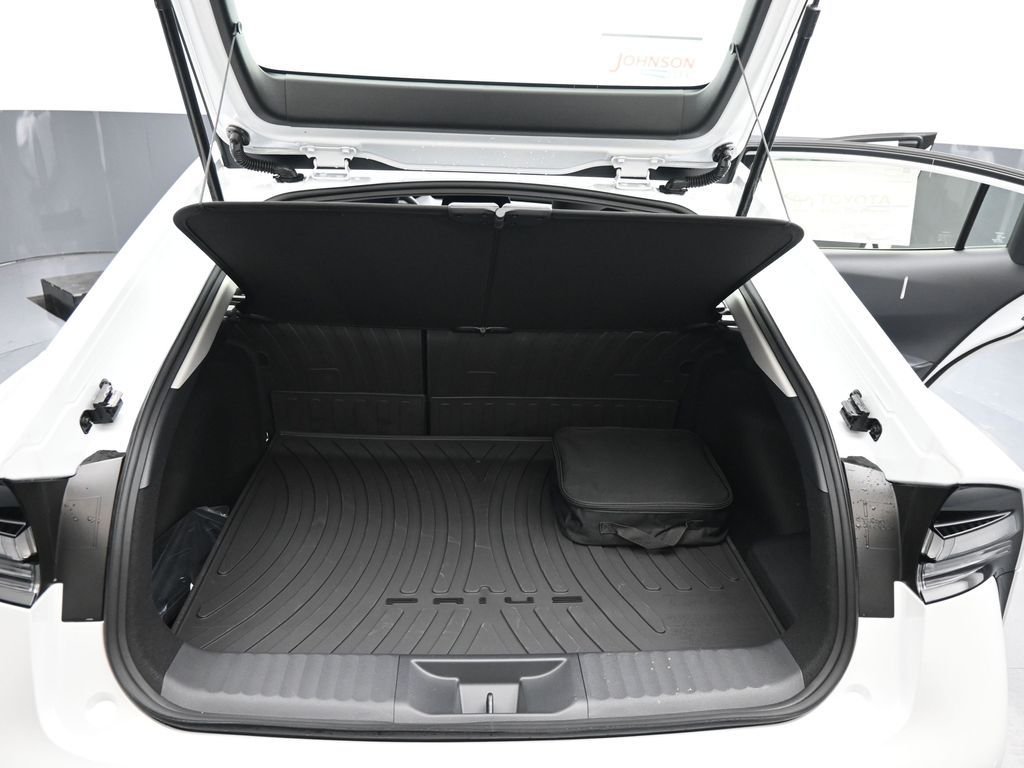 New 2026 Wind Chill Pearl <sup>1</sup> Toyota  XSE image 14