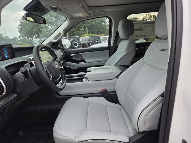 New 2027 Star White Metallic Tri-Coat Ford Platinum image 11