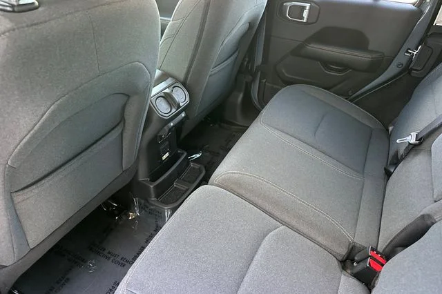 Used 2025 Gray Jeep Sahara 4xe image 13