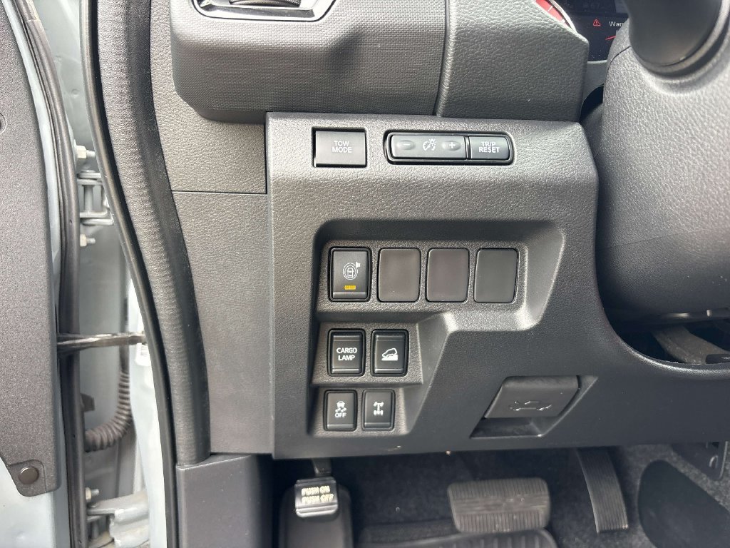 Used 2022 Gray Nissan PRO-4X image 27