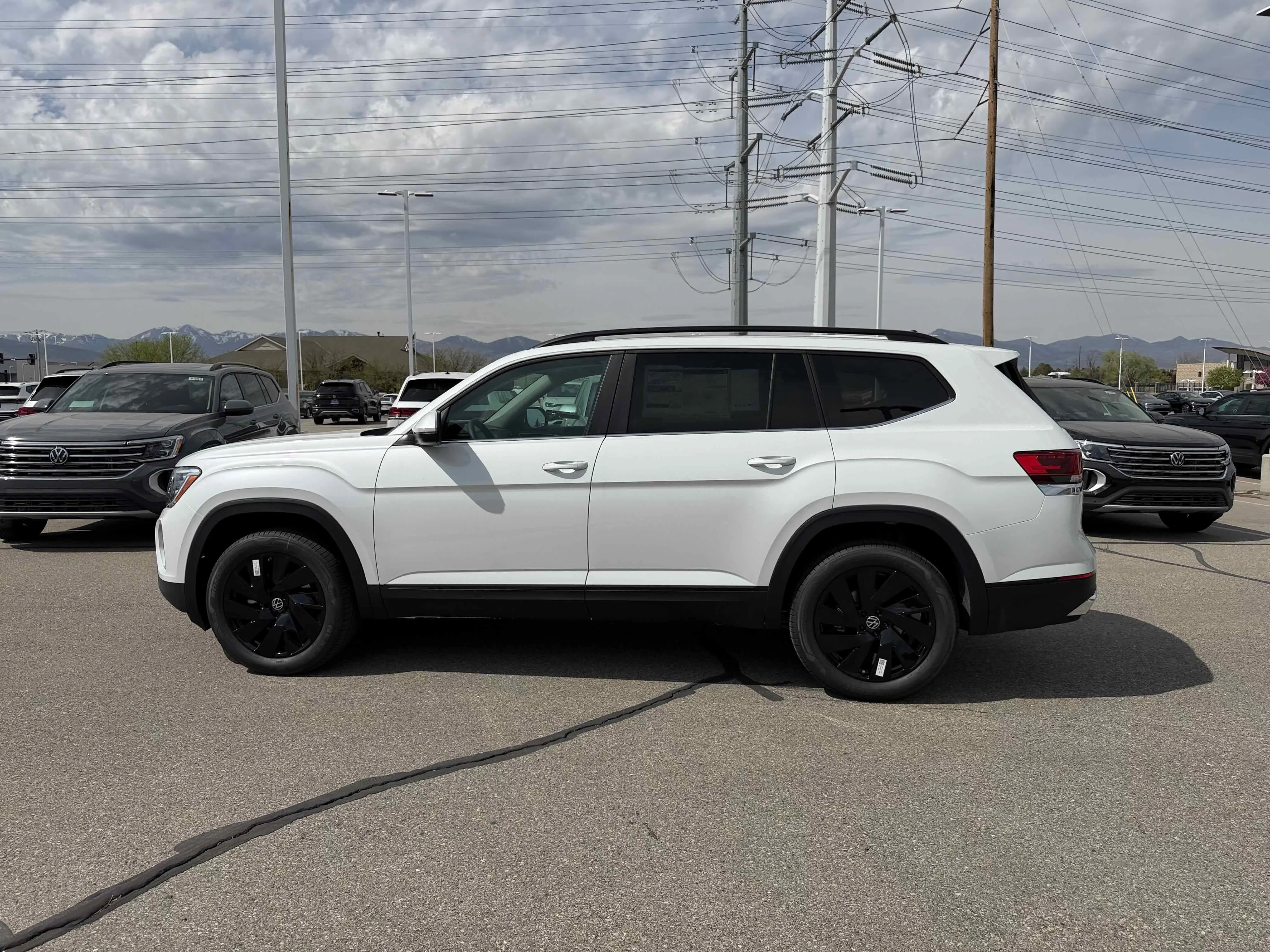 New 2026 Opal White Volkswagen 2.0T SE w/Technology image 2