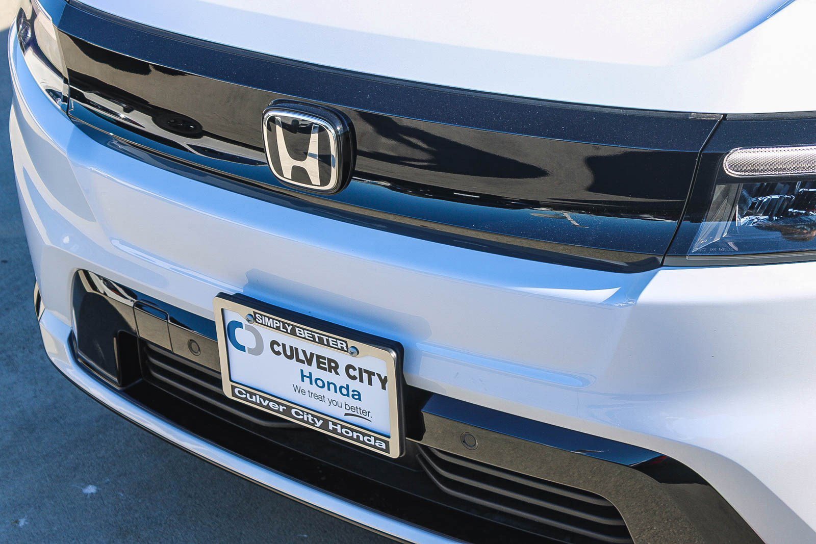 New 2026 Frostline White Pearl Honda Touring image 5