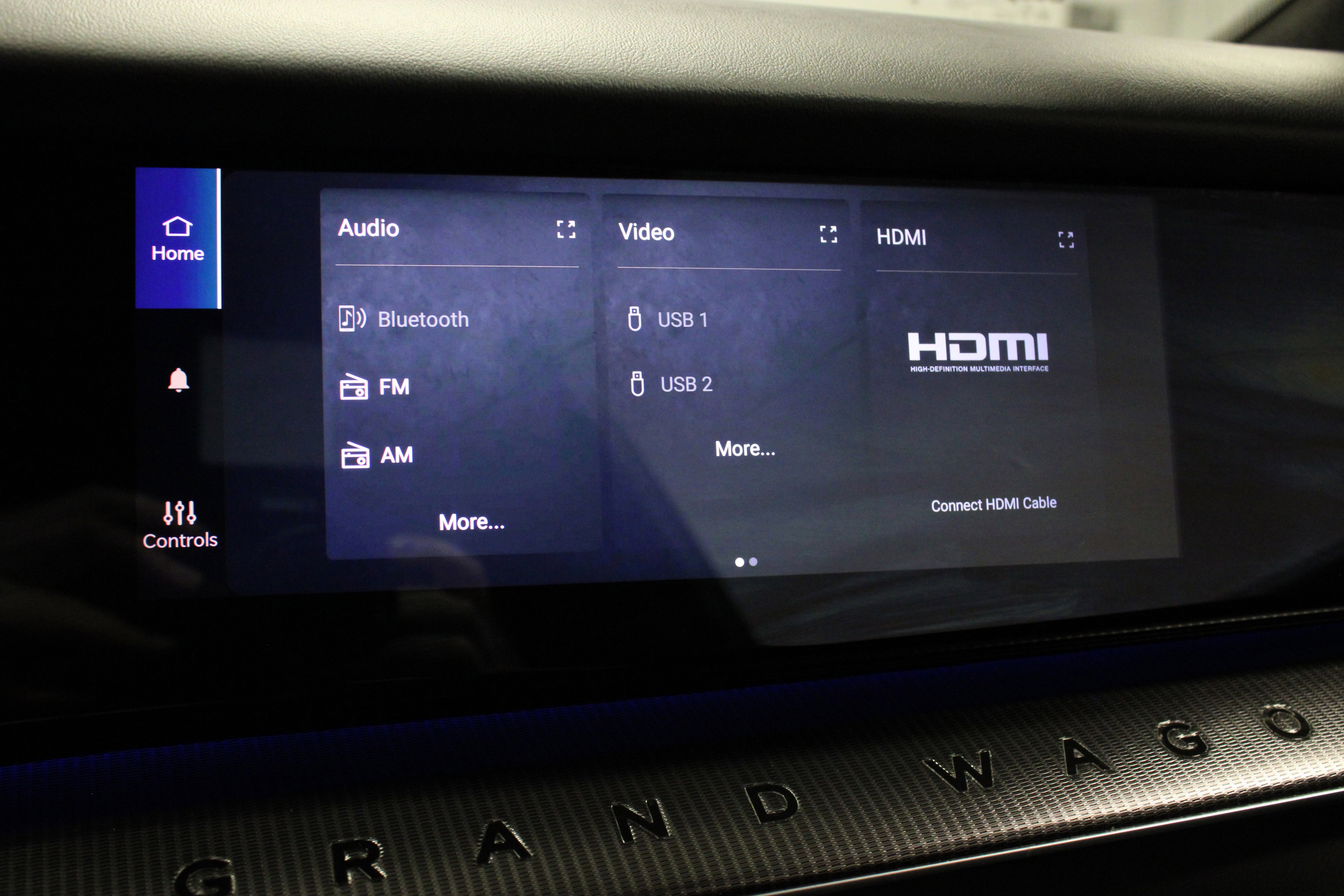 Used 2023 Diamond Black Crystal Pearlcoat Jeep Series II image 33