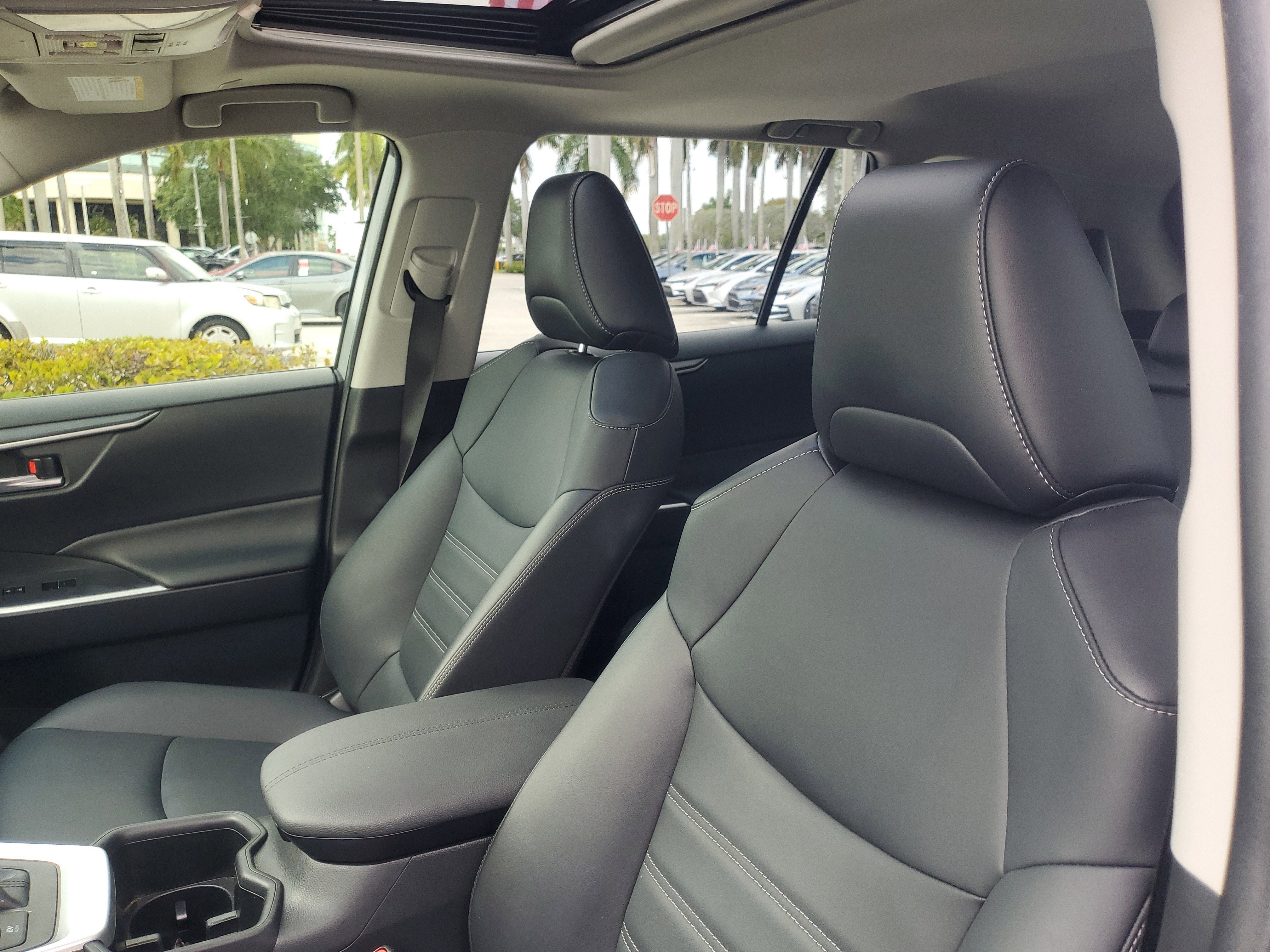 Certified Used 2024 Silver Sky Metallic Toyota Hybrid XLE Premium image 18