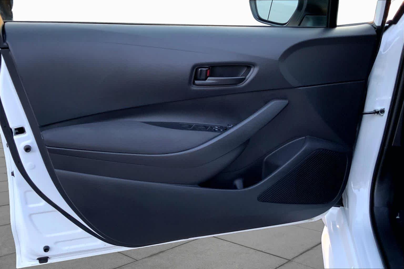 Used 2026 Ice Cap Toyota LE image 19