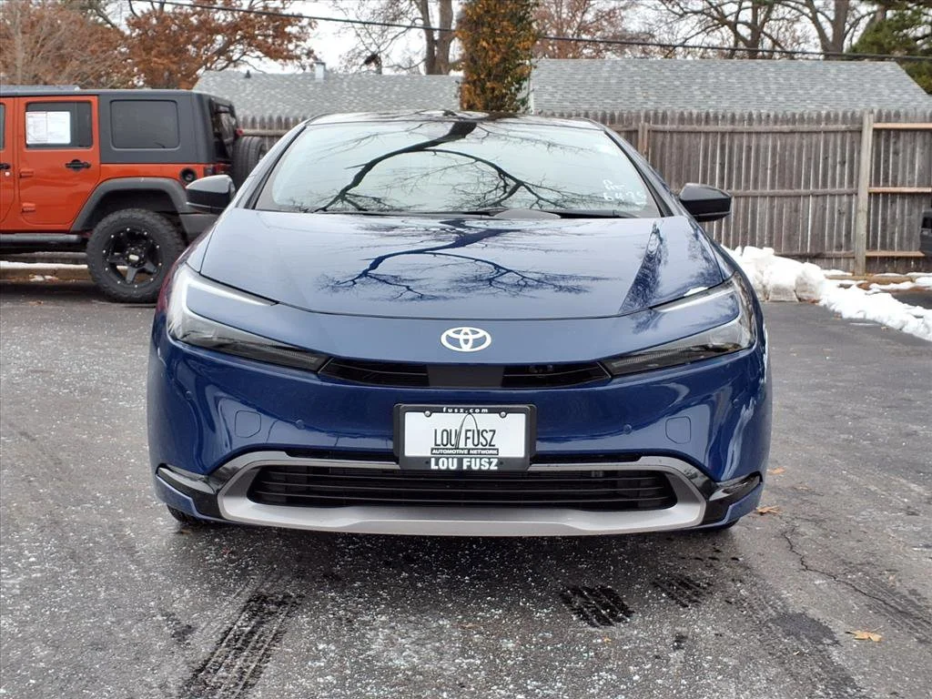 New 2026 Reservoir Blue Toyota  XLE image 21