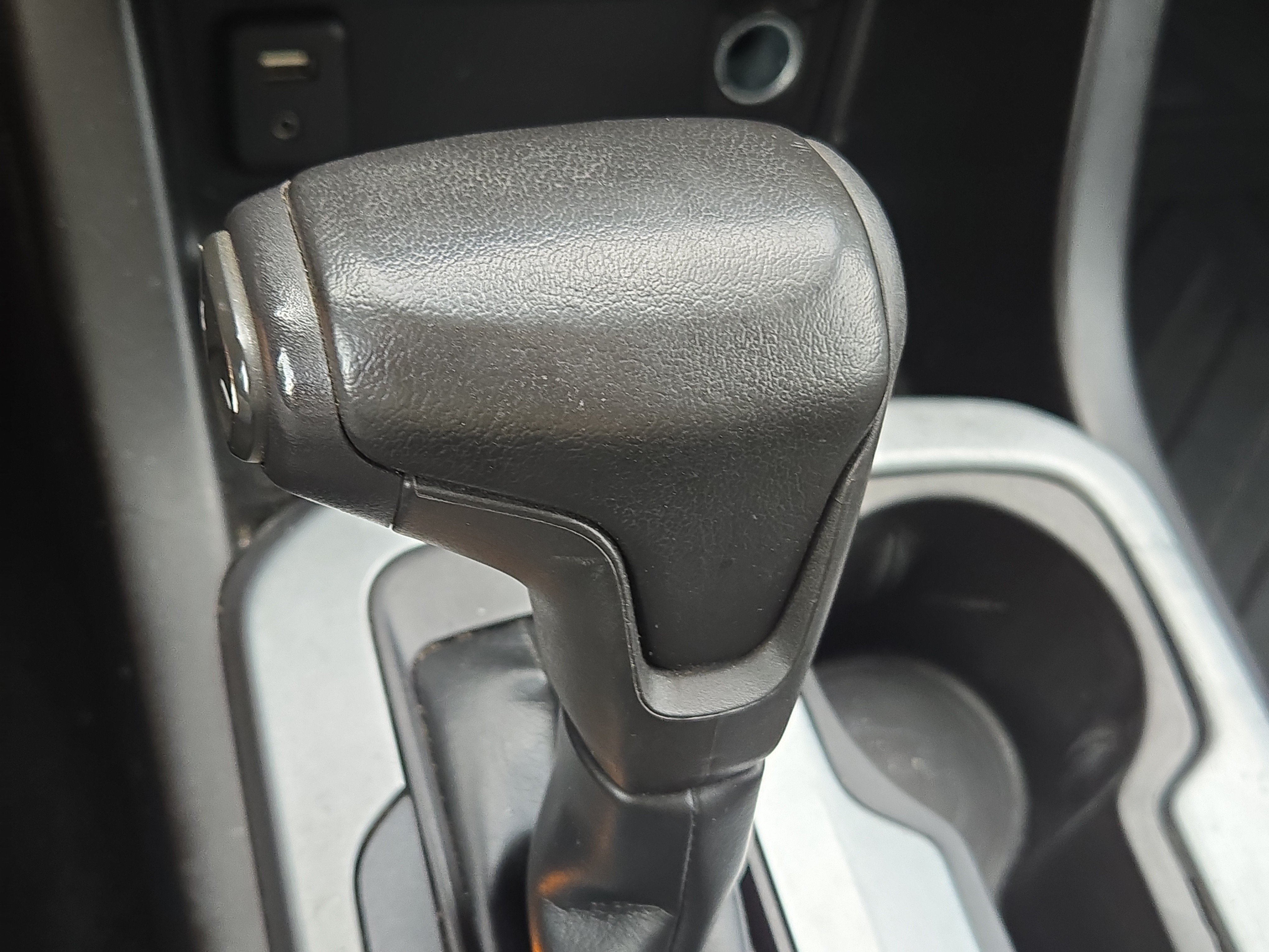 Used 2018 SUMMIT WHITE Chevrolet 4WD ZR2 image 30