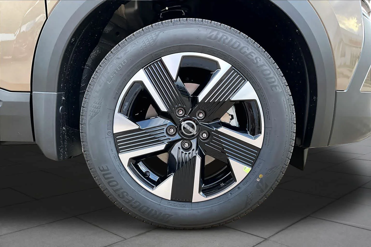 New 2026 Canyon Bronze Metallic Nissan SV image 12