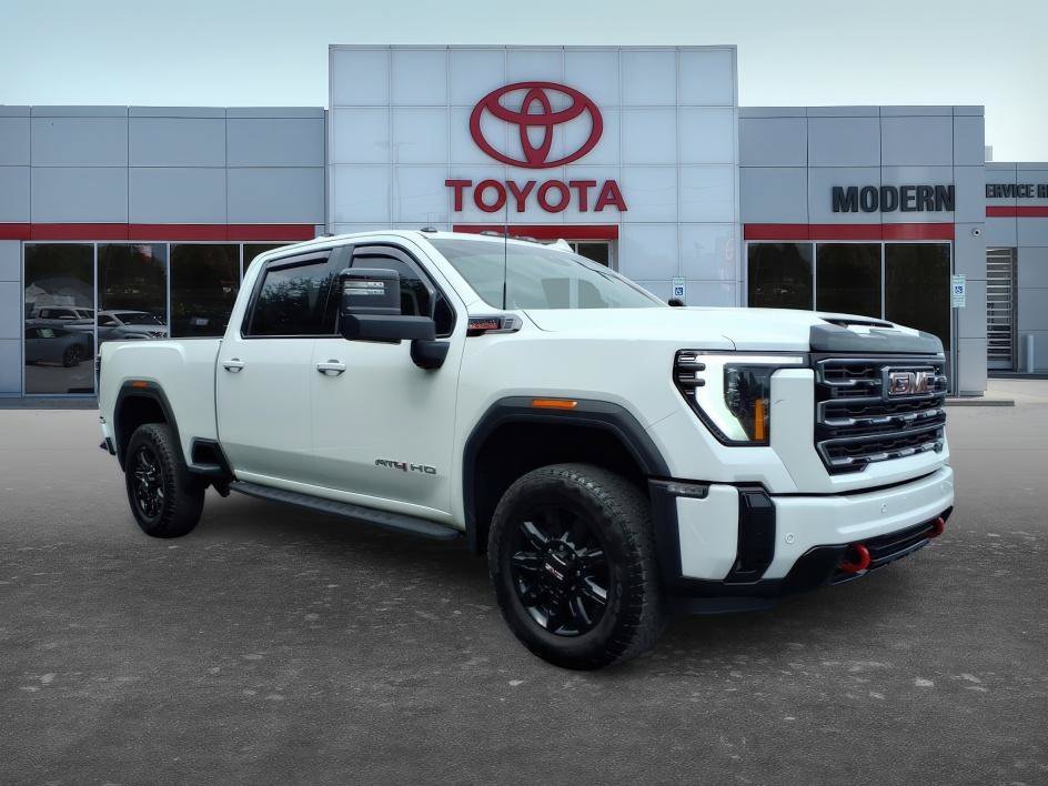 Used 2025 Summit White GMC AT4 image 10